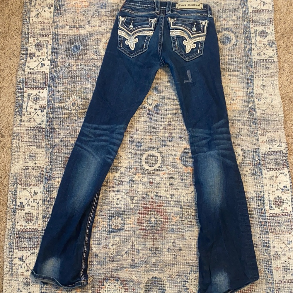 Worn one time just don’t fit anymore ):